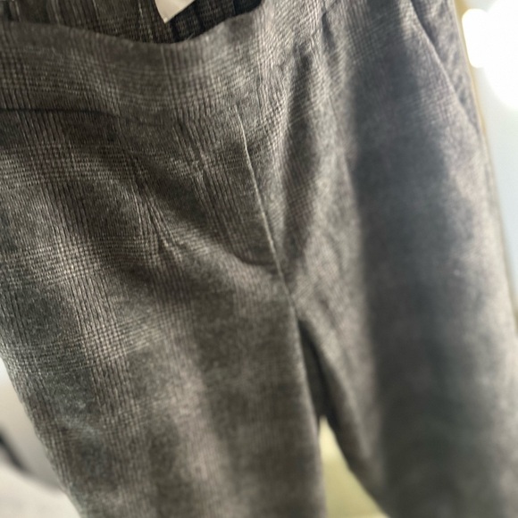 Aritzia Conan Cropped Wool Plaid Trousers - Picture 4 of 10